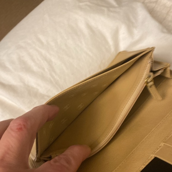 Chanel Wallet - Picture 7 of 17